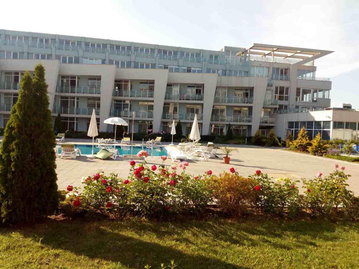 Apartments In Black Sea Star Complex 소조폴 외부 사진