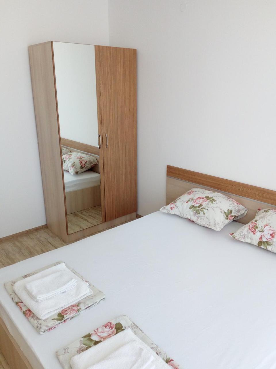Apartments In Black Sea Star Complex 소조폴 외부 사진